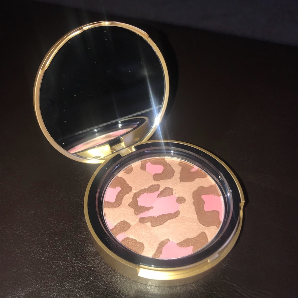 Too Faced Blushing Bronzer